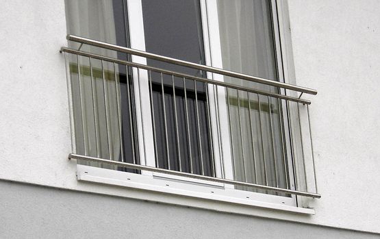 Edelstahlgeländer, Brüstung am Fenster